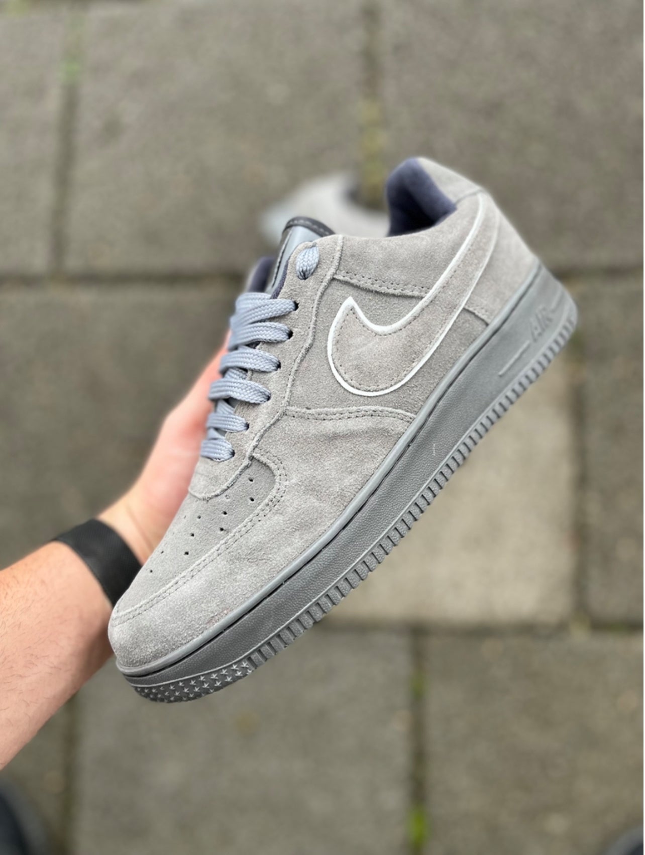 '- Air Force 1 Camurça - DRIP DOS ARTISTAS 